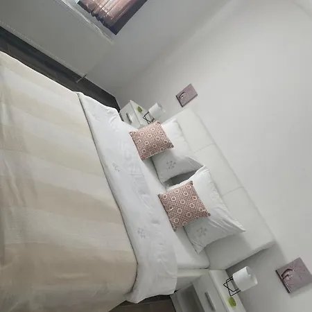 Nana בית הארחה 3*