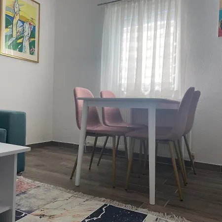 Nana קולן וקוף