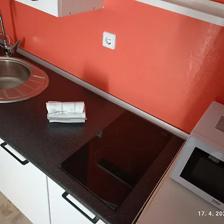 Nana קולן וקוף