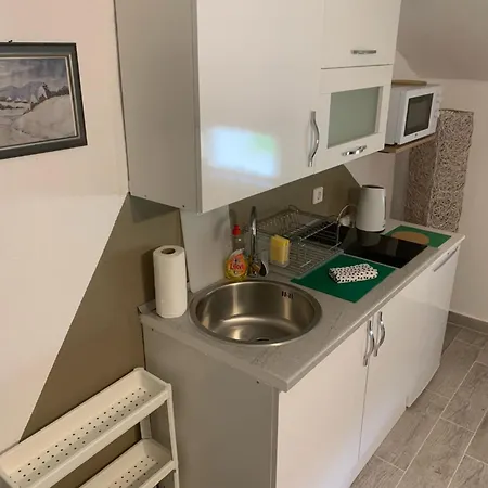 Nana בית הארחה