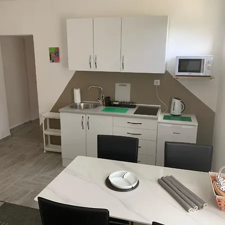 Nana Guest house 3*