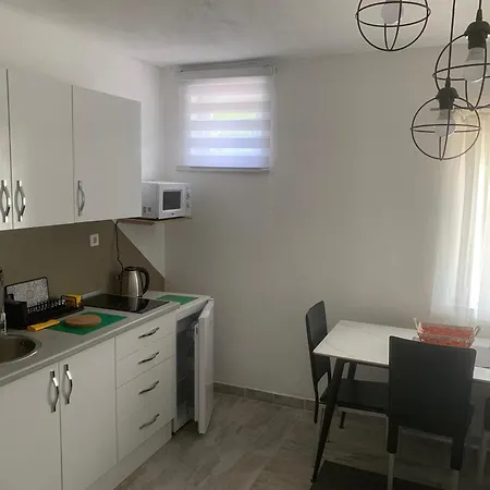 Nana בית הארחה