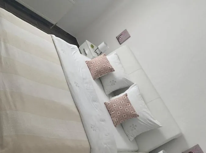 娜娜别墅 招待所 3*