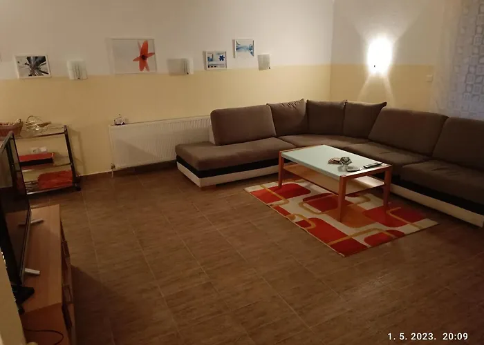 娜娜别墅 招待所 库伦瓦库夫